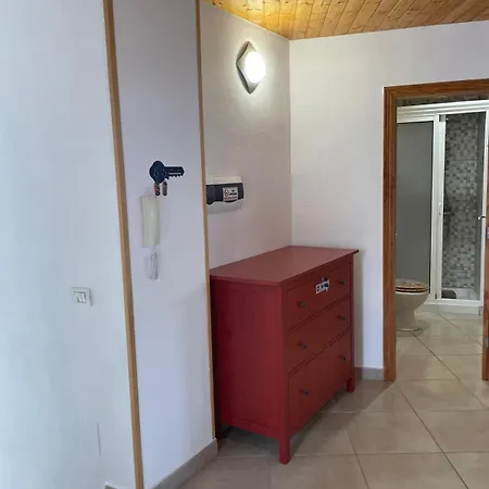 Acogedor A And B - *